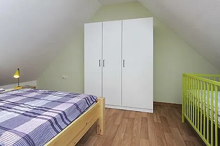 Bauernhofferien Schild Apartment *